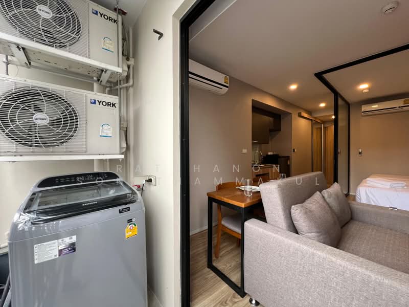Blossom Condo @ Sathorn-Charoenrat, Bangkok, Charoen Rat Road, Thung Wat Don, Sathon, Bangkok, 1 Bedroom, 30 sqm, Condo For Rent, by Ratchanon Songthammakul, 500479495 - DDproperty.com