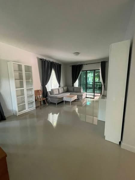 Kanasiri Wongwaen Lumlukka, Pathum Thani, Kanchanaphisek Ring, Bung Kham Proi, Lam Luk Ka, Pathum Thani, 5 Bedrooms, 240 sqm, Single Detached House For Rent, by Airada Parasarn, 500479511 - DDproperty.com
