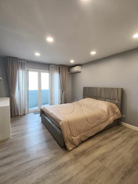Witthayu Complex, Bangkok, 1673 New Petchaburi Road, Makkasan, Ratchathewi, Bangkok, 2 Bedrooms, 82 sqm, Condo For Rent, by Nattha Baibua, 500479574 - DDproperty.com