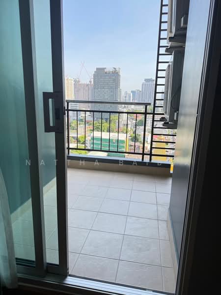 Supalai Park Ekkamai-Thonglor, Bangkok, Petchaburi Road, Bang Kapi, Huai Khwang, Bangkok, 1 Bedroom, 65 sqm, Condo For Rent, by Nattha Baibua, 500479638 - DDproperty.com