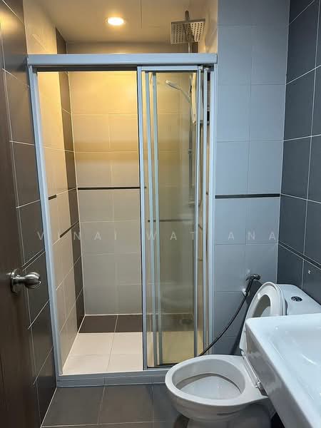 The Base Sukhumvit 77, Bangkok, 289 Sukhumvit 77 Road, Phra Kanong Nua, Watthana, Bangkok, 2 Bedrooms, 57 sqm, Condo For Rent, by Vinai Wattana, 500479764 - DDproperty.com