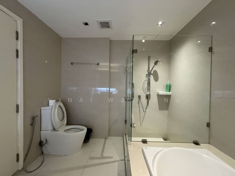 Vtara Sukhumvit 36, Bangkok, 118 Soi Saen Sabai, Phra Kanong, Khlong Toei, Bangkok, 2 Bedrooms, 50 sqm, Condo For Rent, by Vinai Wattana, 500479827 - DDproperty.com