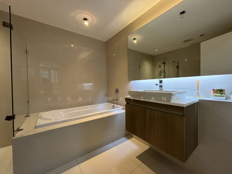 Vtara Sukhumvit 36, Bangkok, 118 Soi Saen Sabai, Phra Kanong, Khlong Toei, Bangkok, 2 Bedrooms, 50 sqm, Condo For Rent, by Vinai Wattana, 500479827 - DDproperty.com