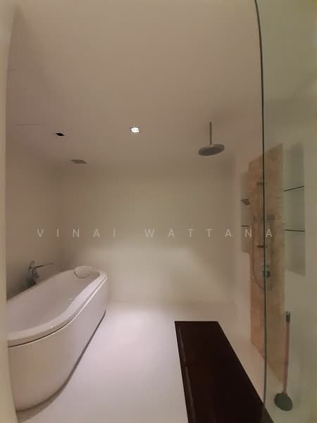 The Lakes, Bangkok, 123 Ratchadaphisek Road, Khlong Toei, Bangkok, 2 Bedrooms, 173 sqm, Condo For Rent, by Vinai Wattana, 500479832 - DDproperty.com
