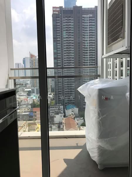 The Room Sathorn, Bangkok, 78 Pan Road, Silom, Bang Rak, Bangkok, 1 Bedroom, 50 sqm, Condo For Rent, by Vinai Wattana, 500479835 - DDproperty.com