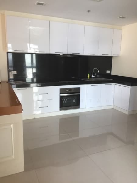 Nusasiri Grand, Bangkok, Soi Sukhumvit 42, Phra Kanong, Khlong Toei, Bangkok, 3 Bedrooms, 140 sqm, Condo For Rent, by Vinai Wattana, 500479838 - DDproperty.com