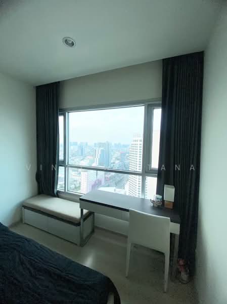 Life Ratchadapisek, Bangkok, 279 Ratchadapisaek Road, Huai Khwang, Bangkok, 2 Bedrooms, 55 sqm, Condo For Rent, by Vinai Wattana, 500479839 - DDproperty.com