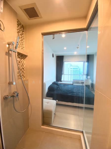 Life Ratchadapisek, Bangkok, 279 Ratchadapisaek Road, Huai Khwang, Bangkok, 2 Bedrooms, 55 sqm, Condo For Rent, by Vinai Wattana, 500479839 - DDproperty.com