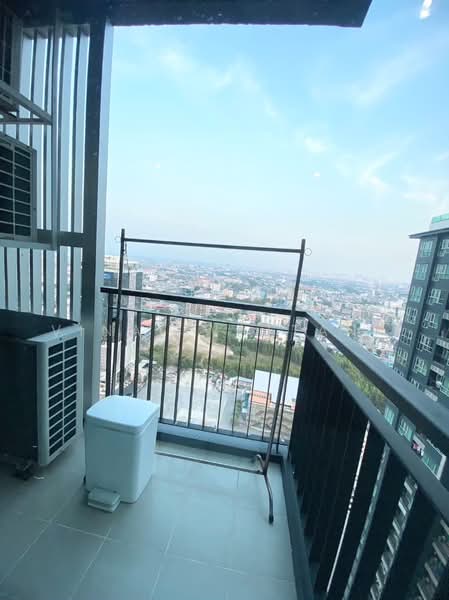 Life Ratchadapisek, Bangkok, 279 Ratchadapisaek Road, Huai Khwang, Bangkok, 2 Bedrooms, 55 sqm, Condo For Rent, by Vinai Wattana, 500479839 - DDproperty.com