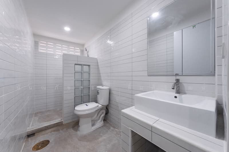 Baan Lanthog Tiwanon-Pak Kret 27, Nonthaburi, Tiwanon Road, Bang Phut, Pak Kret, Nonthaburi, 2 Bedrooms, 160 sqm, Townhouse For Sale, by Nannapatsorn Limsiriwat, 500479848 - DDproperty.com
