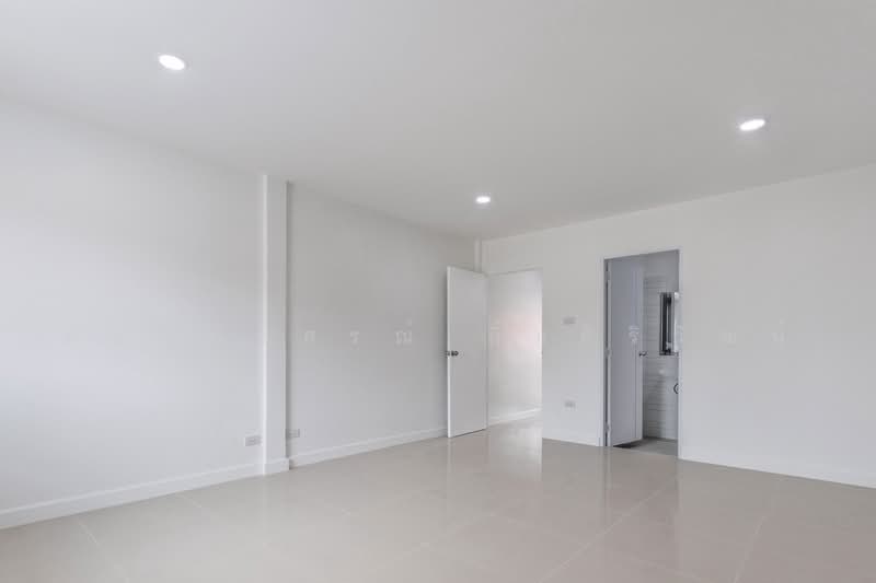 Baan Lanthog Tiwanon-Pak Kret 27, Nonthaburi, Tiwanon Road, Bang Phut, Pak Kret, Nonthaburi, 2 Bedrooms, 160 sqm, Townhouse For Sale, by Nannapatsorn Limsiriwat, 500479848 - DDproperty.com