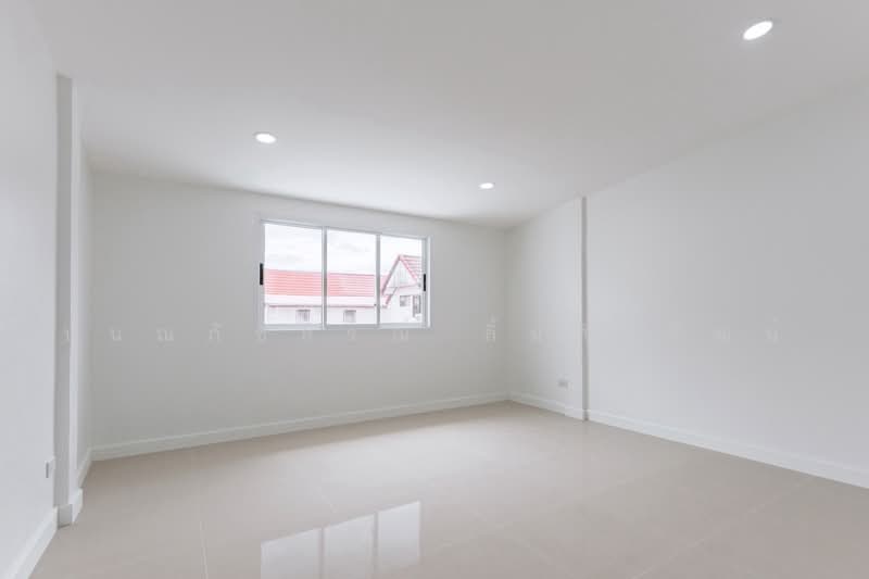 Baan Lanthog Tiwanon-Pak Kret 27, Nonthaburi, Tiwanon Road, Bang Phut, Pak Kret, Nonthaburi, 2 Bedrooms, 160 sqm, Townhouse For Sale, by Nannapatsorn Limsiriwat, 500479848 - DDproperty.com