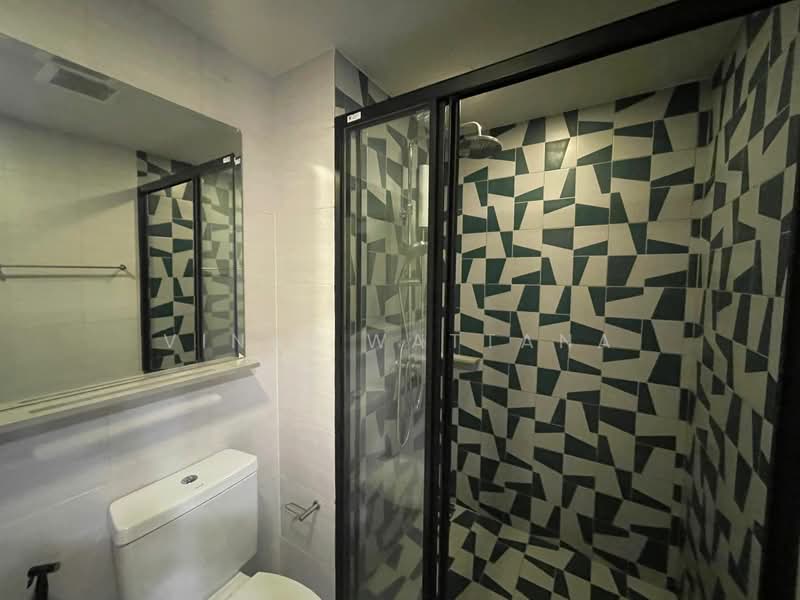The Base Sukhumvit 50, Bangkok, Soi Roem Charoen 1, Sukhumvit 50 Road, Phra Kanong, Khlong Toei, Bangkok, 1 Bedroom, 38 sqm, Condo For Rent, by Vinai Wattana, 500479851 - DDproperty.com