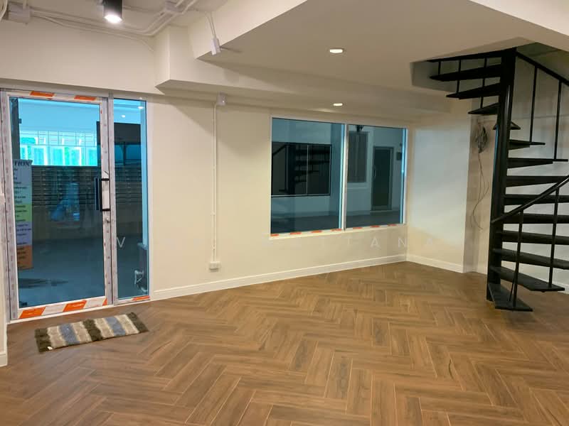Thonglor Tower, Bangkok, Soi Thonglor, Sukhumvit 55 Road, Khlongtoei Nua, Watthana, Bangkok, 2 Bedrooms, 100 sqm, Condo For Rent, by Vinai Wattana, 500479861 - DDproperty.com
