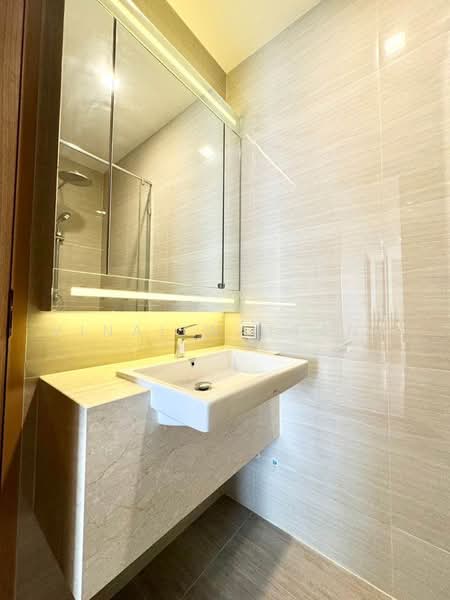 Noble BE33, Bangkok, 19 Soi Sukhumvit 33, Khlong Tan Nua, Watthana, Bangkok, 2 Bedrooms, 59 sqm, Condo For Rent, by Vinai Wattana, 500479867 - DDproperty.com