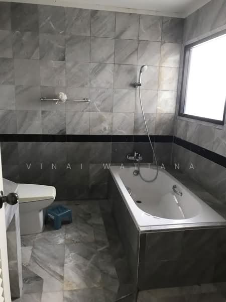 Thana Tower, Bangkok, Charan Sanit Wong, Bang Yi Khan, Bang Phlat, Bangkok, 3 Bedrooms, 314 sqm, Condo For Rent, by Vinai Wattana, 500479929 - DDproperty.com