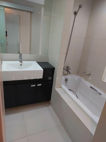 IDEO Blucove Sathorn, Bangkok, 11 Soi Saraphi 3, Krungthonburi Road, Khlong Ton Sai, Khlong San, Bangkok, 2 Bedrooms, 69 sqm, Condo For Rent, by Vinai Wattana, 500479932 - DDproperty.com