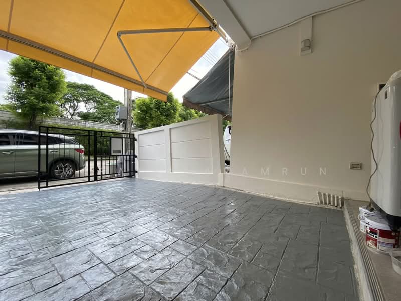 Baan Klang Muang Rama 9 (Motorway), Bangkok, New Bangkok-Chonburi Road, Suan Luang, Bangkok, 2 Bedrooms, 150 sqm, Townhouse For Rent, by Wiratee Aramrun, 500480005 - DDproperty.com