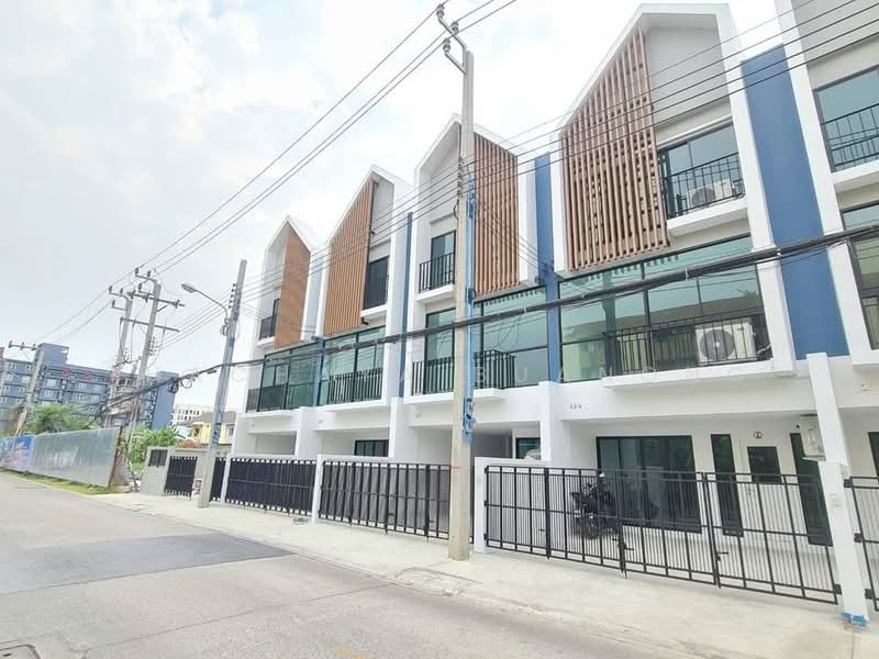 Deco @ Bearing, Bangkok, Soi Sukhumvit 70/5, Sukhumvit Road, Bang Na, Bangkok, 2 Bedrooms, 200 sqm, Townhouse For Sale, by Thachaya Buanong, 500480035 - DDproperty.com