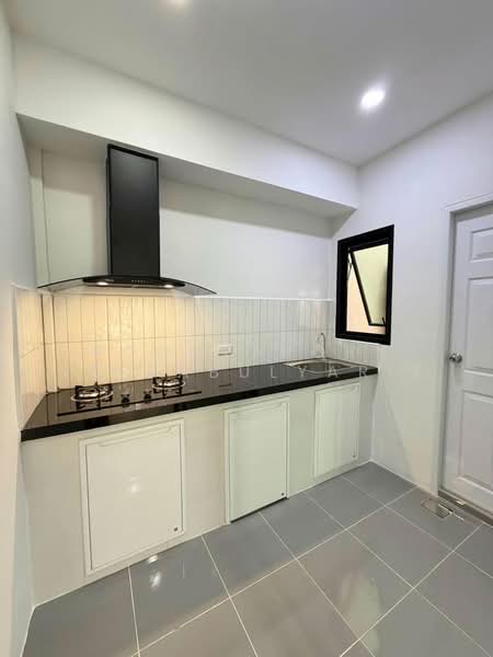 Sinthawi Grand Village, Bangkok, Tha Kham, Bang Khun Thian, Bangkok, 3 Bedrooms, 160 sqm, Townhouse For Sale, by Poonyaporn Veerabulyarit, 500480081 - DDproperty.com