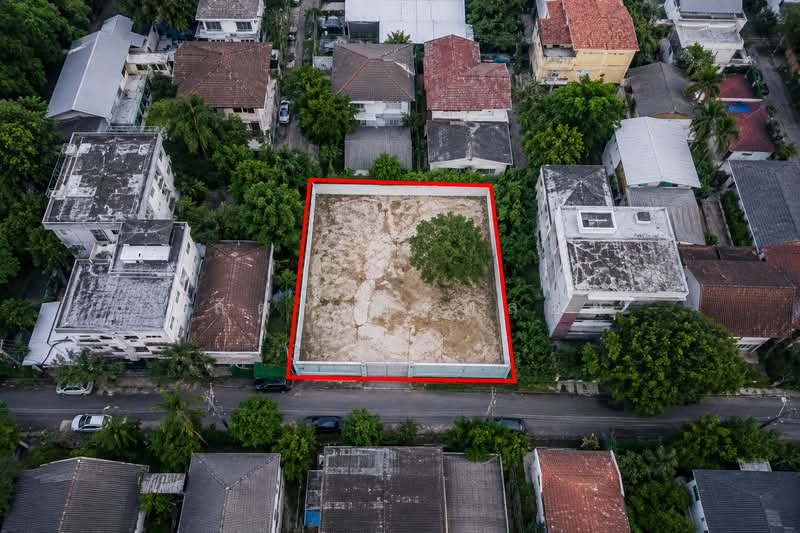 Land for Sale in Ekkamai Soi 10, Bangkok, Khlong Tan Nua, Watthana, Bangkok, , 452 sqm, Land For Sale, by Lalita Sriploy, 500480091 - DDproperty.com
