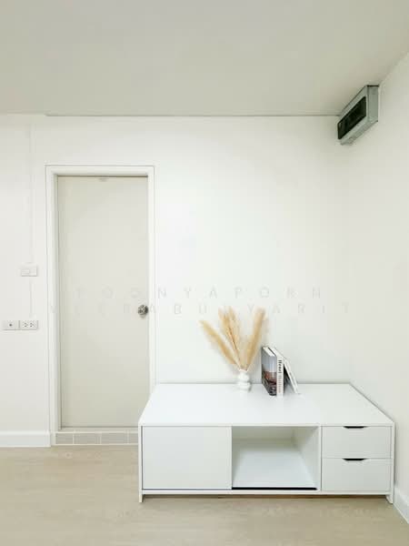Lumpini Center Ladprao 111, Bangkok, 60-127 Soi Lat Phrao 111, Khlong Chan, Bang Kapi, Bangkok, 1 Bedroom, 32 sqm, Condo For Sale, by Poonyaporn Veerabulyarit, 500480103 - DDproperty.com