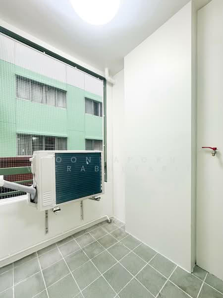 Lumpini Center Ladprao 111, Bangkok, 60-127 Soi Lat Phrao 111, Khlong Chan, Bang Kapi, Bangkok, 1 Bedroom, 32 sqm, Condo For Sale, by Poonyaporn Veerabulyarit, 500480103 - DDproperty.com