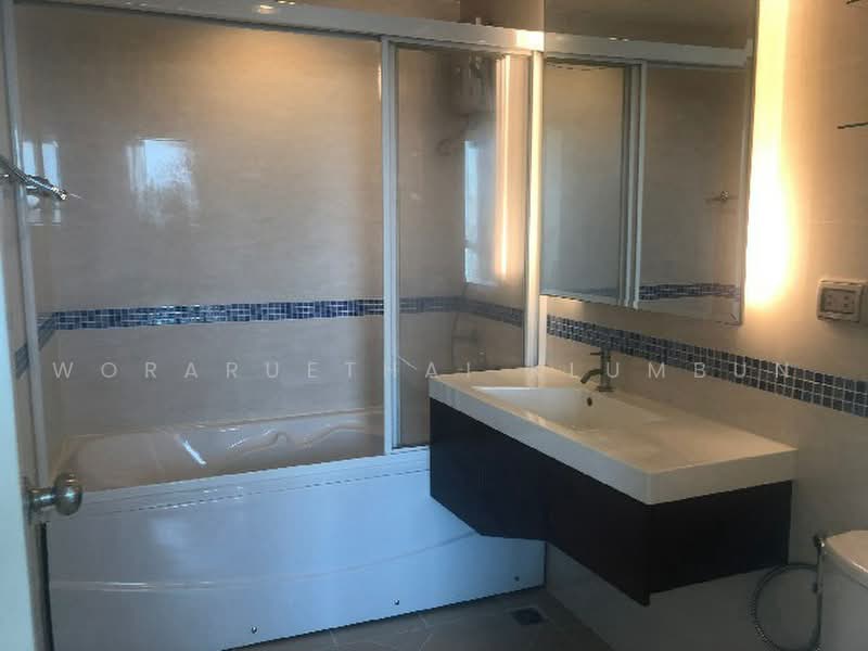 Life Sukhumvit 62, Bangkok, Soi Sukhumvit 62, Bang Chak, Phra Khanong, Bangkok, 2 Bedrooms, 65 sqm, Condo For Rent, by Woraruethai Klumbun, 500480161 - DDproperty.com
