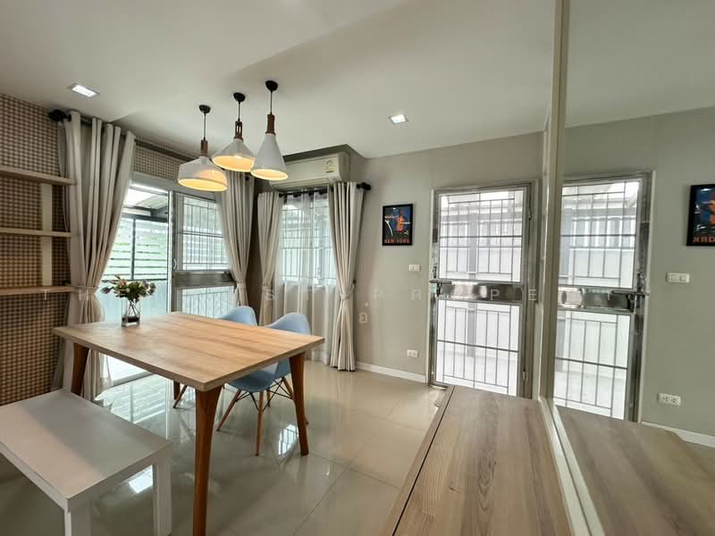 Baan Pruksa 86/2 Ladkrabang-Suvarnabhumi, Samut Prakan, Soi Ladkrabang 54, Ladkrabang Road, Srisa Chorakhe Noi, Bang Sao Thong, Samut Prakan, 3 Bedrooms, 100 sqm, Townhouse For Sale, by The Best Property เอ๋, 500480193 - DDproperty.com
