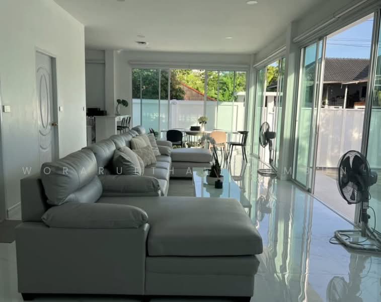 5-BR House, Bangkok, Lam Pla Tiew, Lat Krabang, Bangkok, 5 Bedrooms, 250 sqm, Single Detached House For Rent, by Woraruethai Klumbun, 500480217 - DDproperty.com