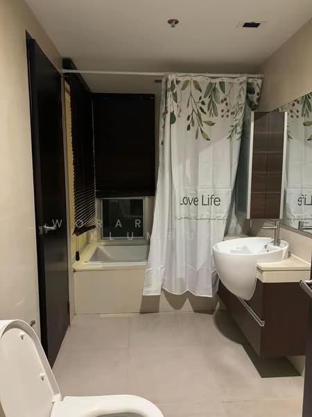Sky Walk Residences, Bangkok, 1599 Sukhumvit Road, Phra Kanong Nua, Watthana, Bangkok, 2 Bedrooms, 60 sqm, Condo For Rent, by Woraruethai Klumbun, 500480234 - DDproperty.com