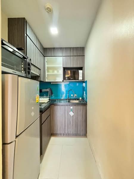 Thru Thonglor, Bangkok, Petchaburi Road, Bang Kapi, Huai Khwang, Bangkok, 2 Bedrooms, 62 sqm, Condo For Rent, by Sasithon Phonchuai, 500480349 - DDproperty.com