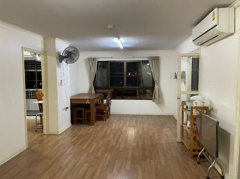 Lumpini Place Narathiwas Ratchanakarin, Bangkok, 200 Naradhiwas Rajanagarindra Rd, Chong Nonsi, Yan Nawa, Bangkok, 1 Bedroom, 58 sqm, Condo For Sale, by Pemika Aukkaraleekul, 500480498 - DDproperty.com