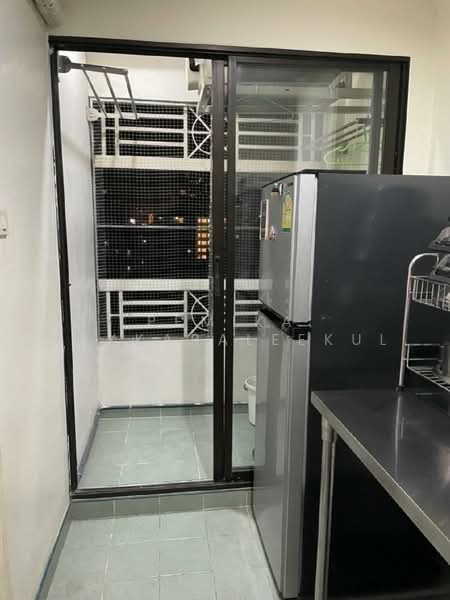 Lumpini Place Narathiwas Ratchanakarin, Bangkok, 200 Naradhiwas Rajanagarindra Rd, Chong Nonsi, Yan Nawa, Bangkok, 1 Bedroom, 58 sqm, Condo For Sale, by Pemika Aukkaraleekul, 500480498 - DDproperty.com