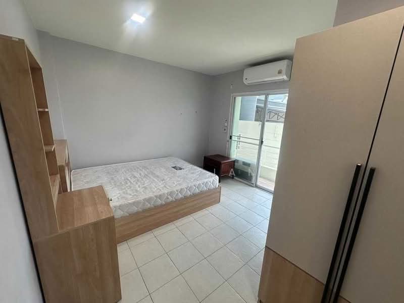 Home Office for Rent in Sinthanee Ratchada–Ladpra, Bangkok, ซอย หมู่บ้านสินธานีรัชดาลาดพร้าว 80, Wang Thonglang, Bangkok, , 320 sqm, Shophouse For Rent, by Khun Jane, 500480548 - DDproperty.com