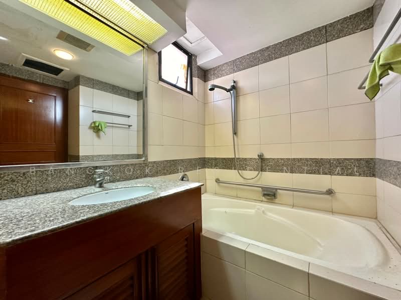 President Park Sukhumvit 24, Bangkok, 99 Sukhumvit 24 Alley, Khlongtoei Nua, Watthana, Bangkok, 3 Bedrooms, 260 sqm, Condo For Rent, by Bangkok Residential, 500480593 - DDproperty.com