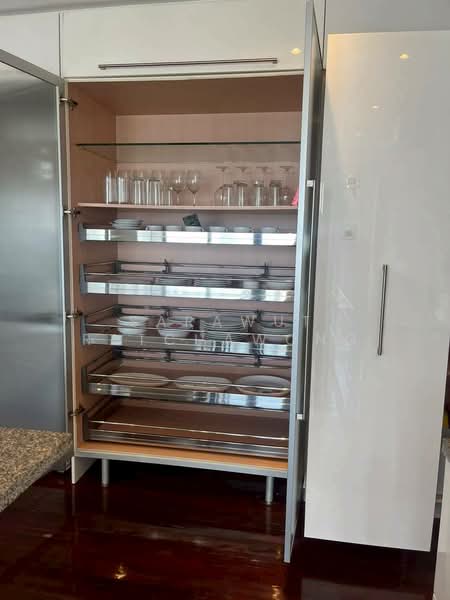 State Tower, Bangkok, 1055 Silom Road, Silom, Bang Rak, Bangkok, 2 Bedrooms, 267 sqm, Condo For Rent, by Sarawut Ratchawong, 500480603 - DDproperty.com