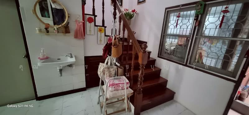 ทาวน์โฮม 3 ชั้น 18.4 ตร.ว. ใกล้ห้างเซ็นทรัลลาดพร้าว ซอยลาดพร้าว47 (สะพาน2), Bangkok, ถนนลาดพร้าว, Saphan Song, Wang Thonglang, Bangkok, 4 Bedrooms, 130 sqm, Townhouse For Sale, by คุณ วรรณรัช บุญสวัสดิ์ (วิน), 500480646 - DDproperty.com