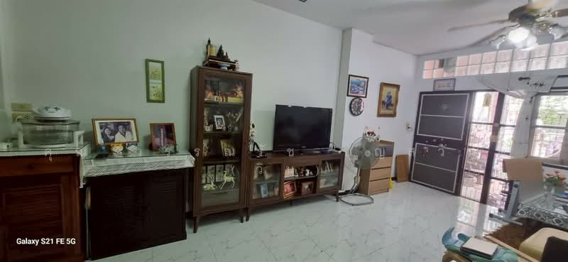 ทาวน์โฮม 3 ชั้น 18.4 ตร.ว. ใกล้ห้างเซ็นทรัลลาดพร้าว ซอยลาดพร้าว47 (สะพาน2), Bangkok, ถนนลาดพร้าว, Saphan Song, Wang Thonglang, Bangkok, 4 Bedrooms, 130 sqm, Townhouse For Sale, by คุณ วรรณรัช บุญสวัสดิ์ (วิน), 500480646 - DDproperty.com