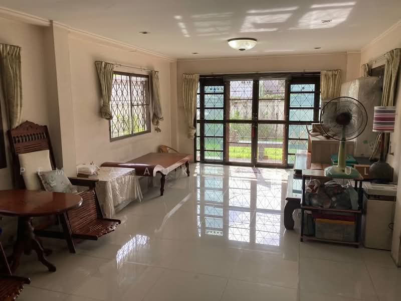 5-BR House, Bangkok, Chan Kasem, Chatuchak, Bangkok, 5 Bedrooms, 200 sqm, Single Detached House For Sale, by Pemika Aukkaraleekul, 500480685 - DDproperty.com
