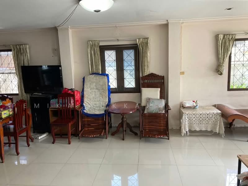 5-BR House, Bangkok, Chan Kasem, Chatuchak, Bangkok, 5 Bedrooms, 200 sqm, Single Detached House For Sale, by Pemika Aukkaraleekul, 500480685 - DDproperty.com