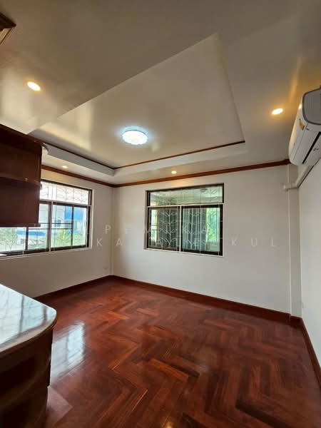 7-BR House, Bangkok, Praborommaharatchawang, Phra Nakhon, Bangkok, 7 Bedrooms, 800 sqm, Single Detached House For Sale, by Pemika Aukkaraleekul, 500480736 - DDproperty.com