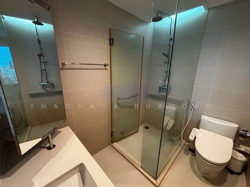 Siri At Sukhumvit, Bangkok, 902 Sukhumvit Road, Phra Kanong, Khlong Toei, Bangkok, 1 Bedroom, 52 sqm, Condo For Rent, by Thachaya Buanong, 500480740 - DDproperty.com