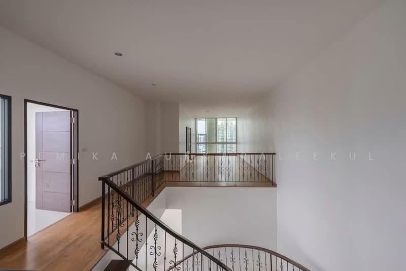 Asoke Place, Bangkok, Asok Montri Rd, Khlongtoei Nua, Watthana, Bangkok, 3 Bedrooms, 343 sqm, Condo For Sale, by Pemika Aukkaraleekul, 500480748 - DDproperty.com