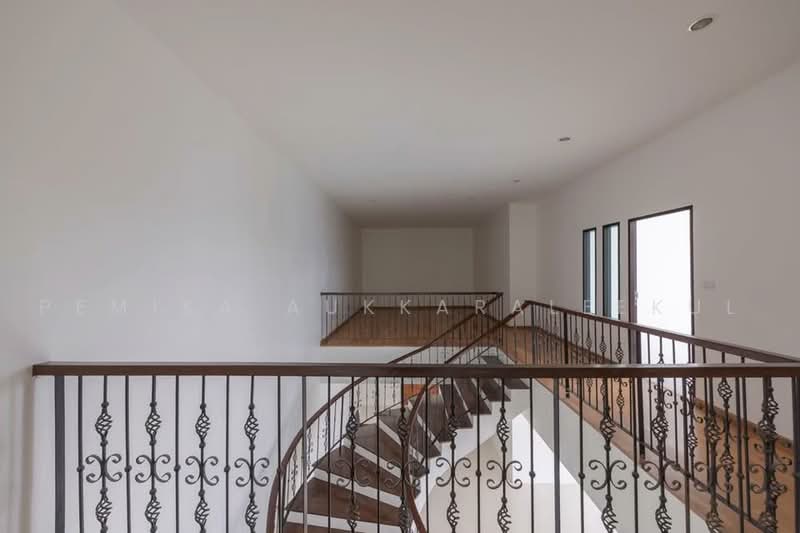 Asoke Place, Bangkok, Asok Montri Rd, Khlongtoei Nua, Watthana, Bangkok, 3 Bedrooms, 343 sqm, Condo For Sale, by Pemika Aukkaraleekul, 500480748 - DDproperty.com