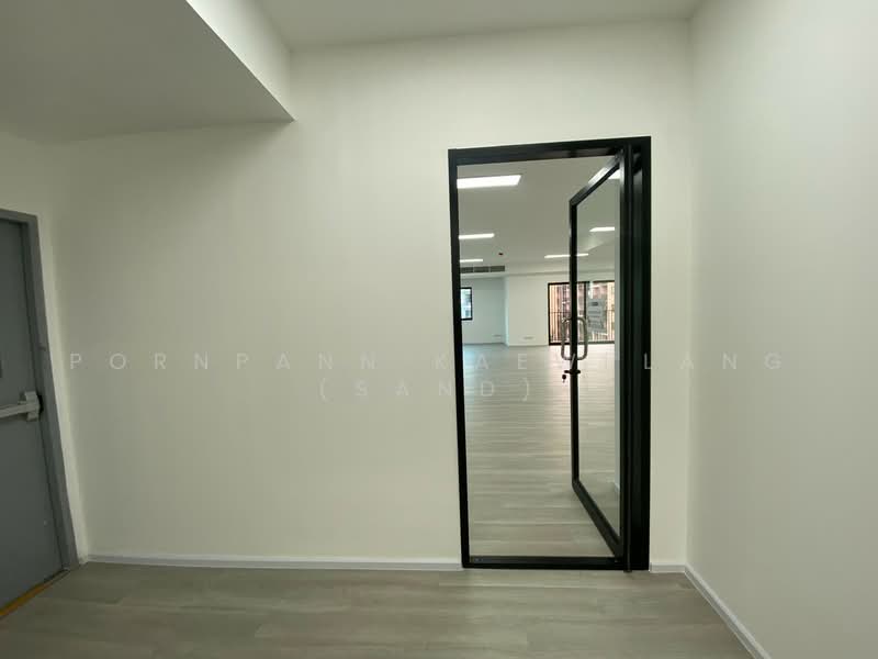 Office Space for Rent Sathorn | 142.74 sq.m. | Unbeatable 350 THB/sq.m. | BTS Surasak, Bangkok, Thung Wat Don, Sathon, Bangkok, , 143 sqm, Office Space For Rent, by Pornpann Kaewplang (Sand), 500480771 - DDproperty.com