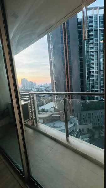 Sky Walk Residences, Bangkok, 1599 Sukhumvit Road, Phra Kanong Nua, Watthana, Bangkok, 1 Bedroom, 40 sqm, Condo For Sale, by Sarawut Ratchawong, 500480795 - DDproperty.com