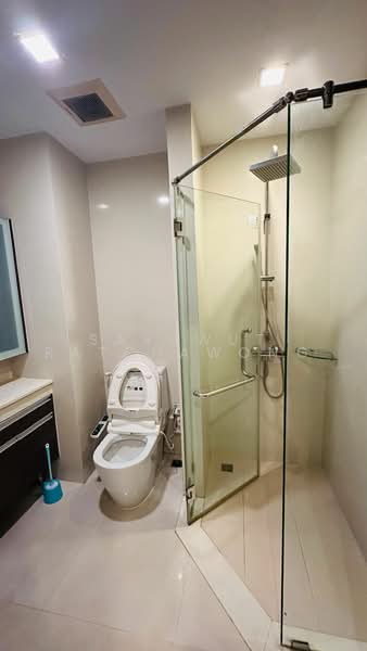 Sky Walk Residences, Bangkok, 1599 Sukhumvit Road, Phra Kanong Nua, Watthana, Bangkok, 1 Bedroom, 40 sqm, Condo For Sale, by Sarawut Ratchawong, 500480795 - DDproperty.com