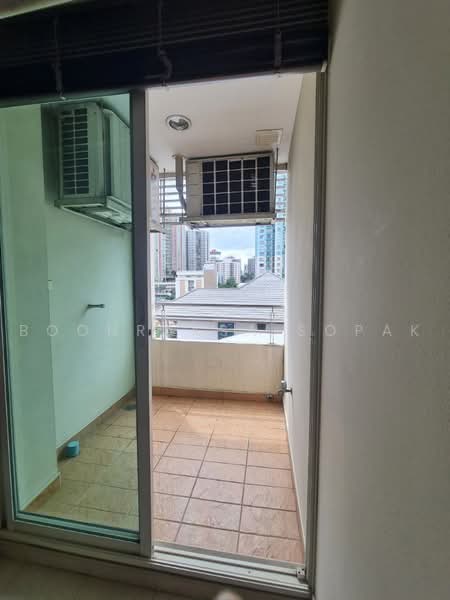 Lumpini Suite Ratchada-Rama 3, Bangkok, Soi Naradhiwat Rajanagarindra 30, Chong Nonsi, Yan Nawa, Bangkok, 1 Bedroom, 50 sqm, Condo For Rent, by Boonraksa Sopak, 500480850 - DDproperty.com