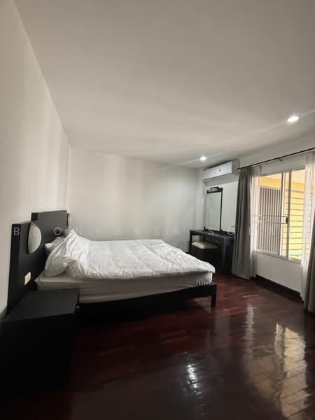 Charktip Court, Bangkok, 62 Soi Sukhumvit 51, Khlongtoei Nua, Watthana, Bangkok, 2 Bedrooms, 120 sqm, Apartment For Rent, by Boonraksa Sopak, 500480904 - DDproperty.com